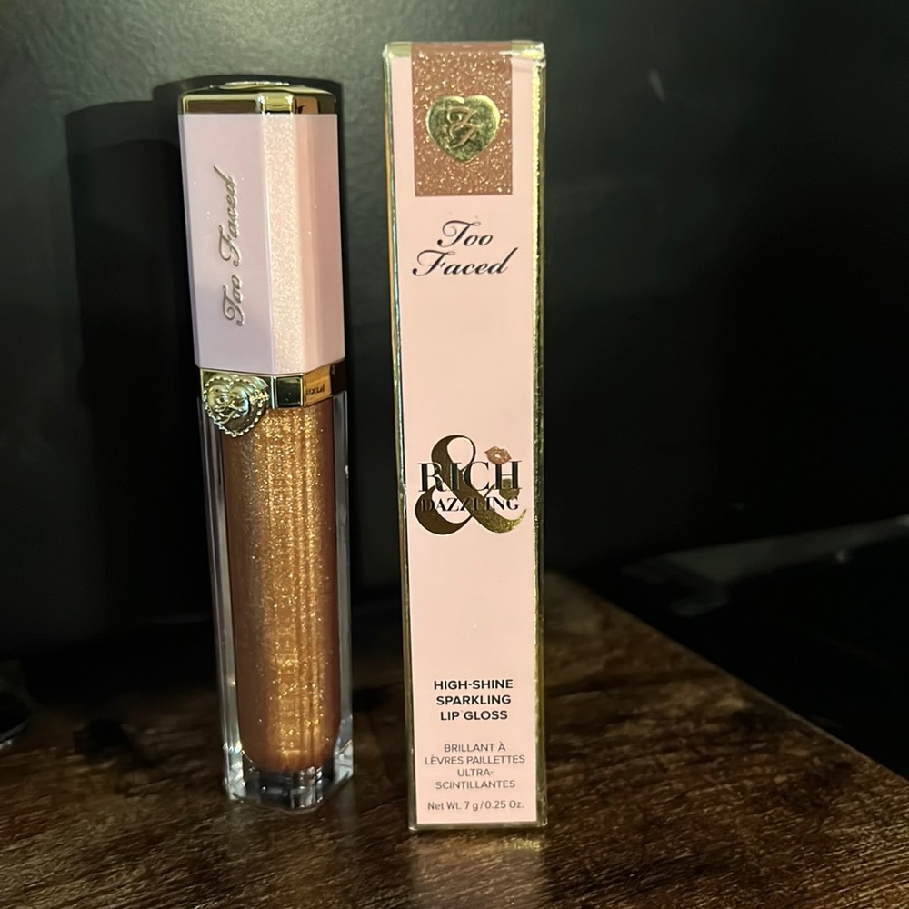 COPY - Too Faced High-Shine Sparkling Lip Gloss Color Pretty Penny